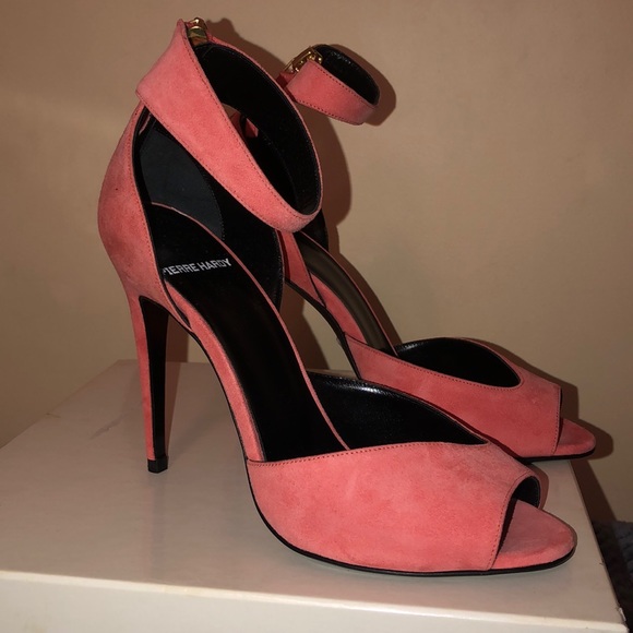 Shoes - Picture 2 of 4